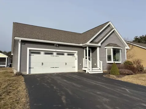 11 Monarch Way Kingston NH 03848