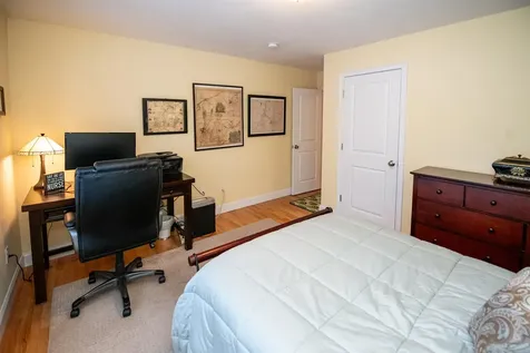 11 Monarch Way Kingston NH 03848