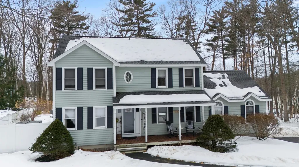 3 Springwood Drive Hooksett NH 03106