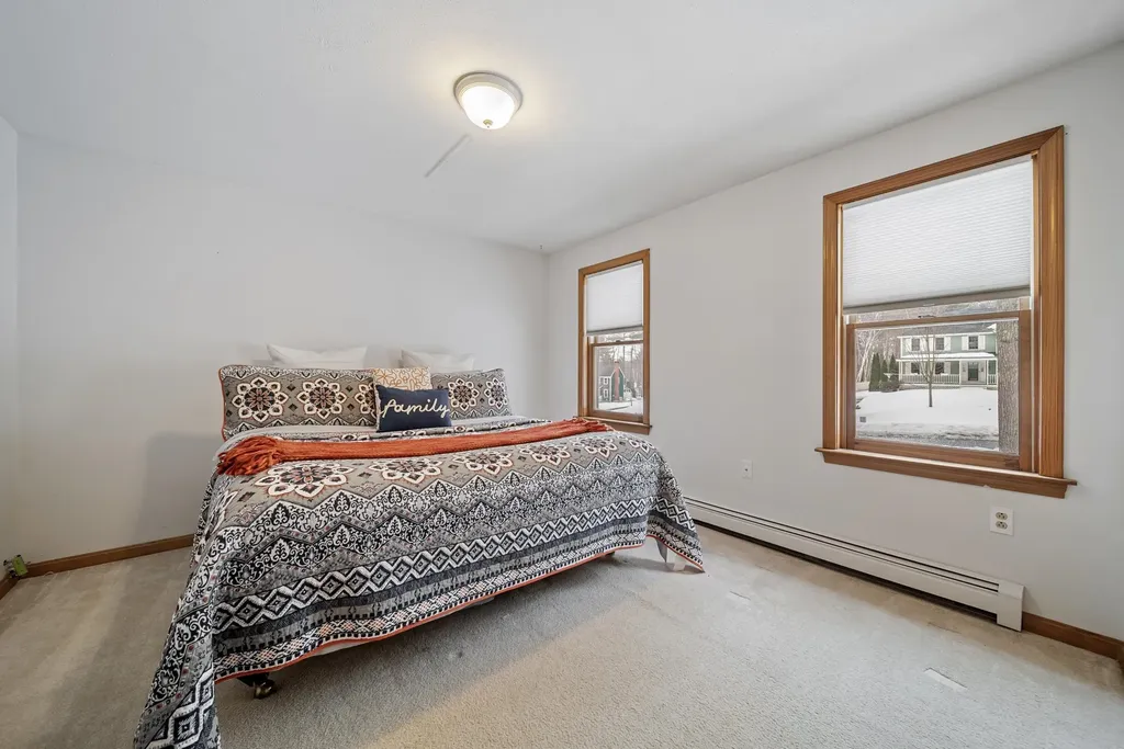 3 Springwood Drive Hooksett NH 03106