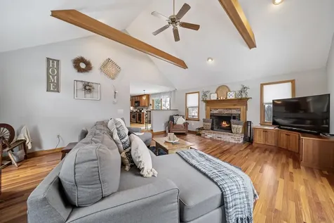 3 Springwood Drive Hooksett NH 03106