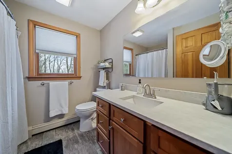 3 Springwood Drive Hooksett NH 03106