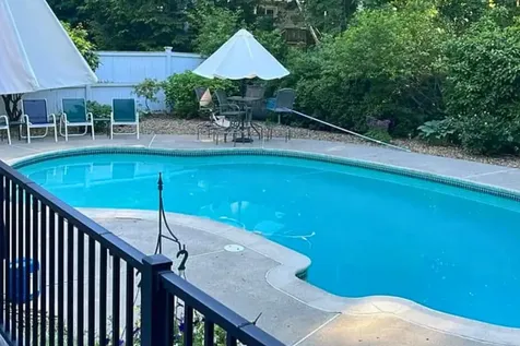 3 Springwood Drive Hooksett NH 03106