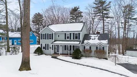 3 Springwood Drive Hooksett NH 03106