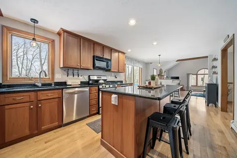 3 Springwood Drive Hooksett NH 03106
