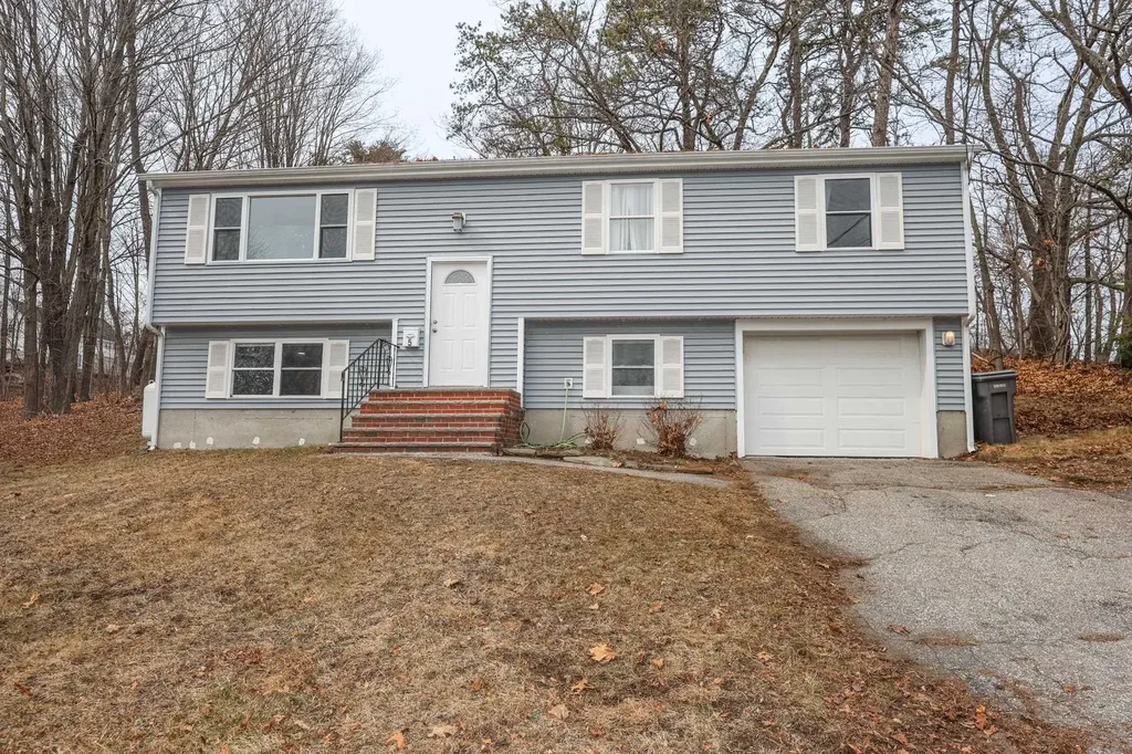 5 Aiken Street Derry NH 03038