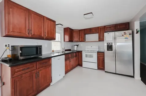 5 Aiken Street Derry NH 03038