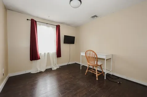 5 Aiken Street Derry NH 03038