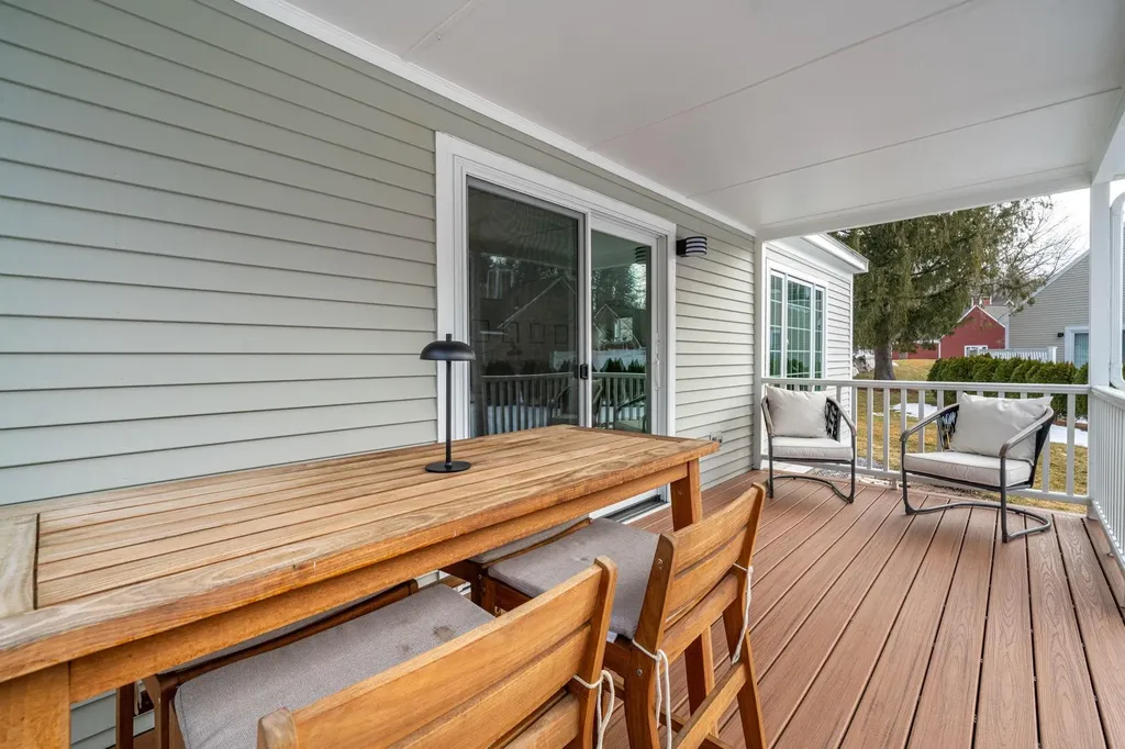 156 Straw Hill Road Manchester NH 03104