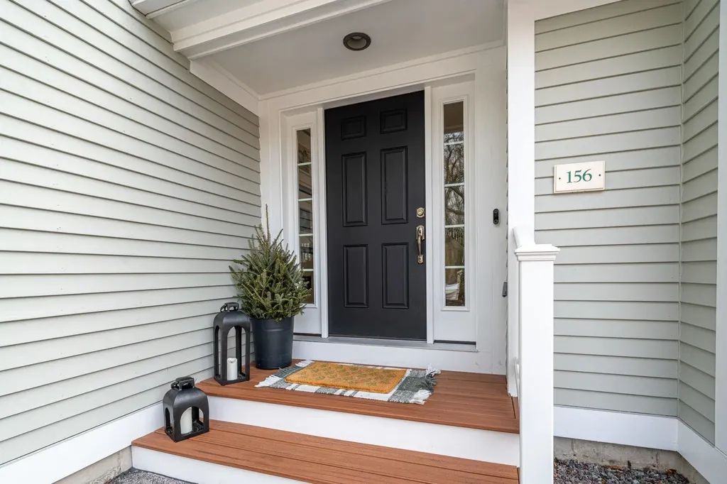 156 Straw Hill Road Manchester NH 03104