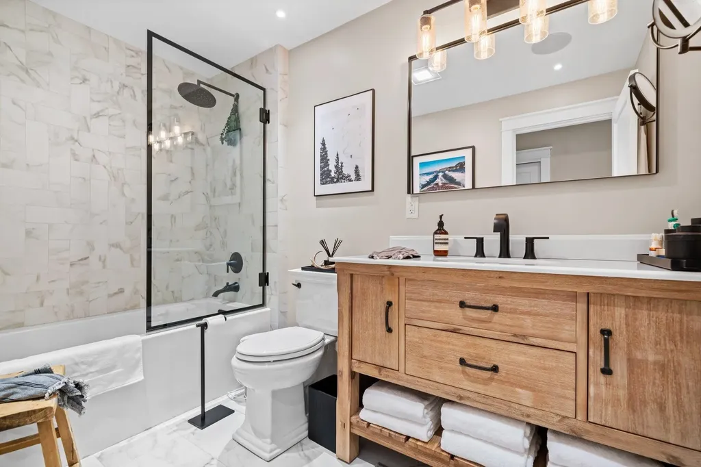 156 Straw Hill Road Manchester NH 03104