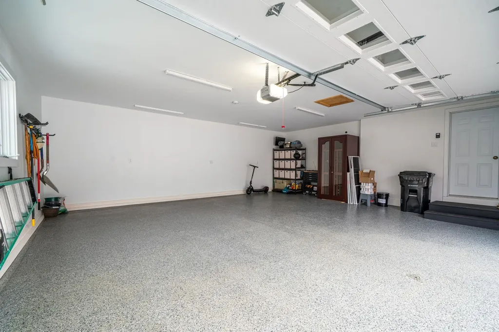 156 Straw Hill Road Manchester NH 03104