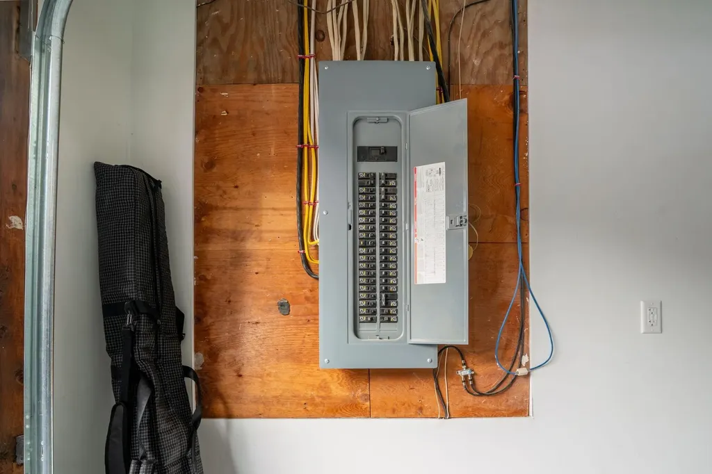 156 Straw Hill Road Manchester NH 03104