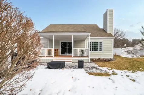 156 Straw Hill Road Manchester NH 03104
