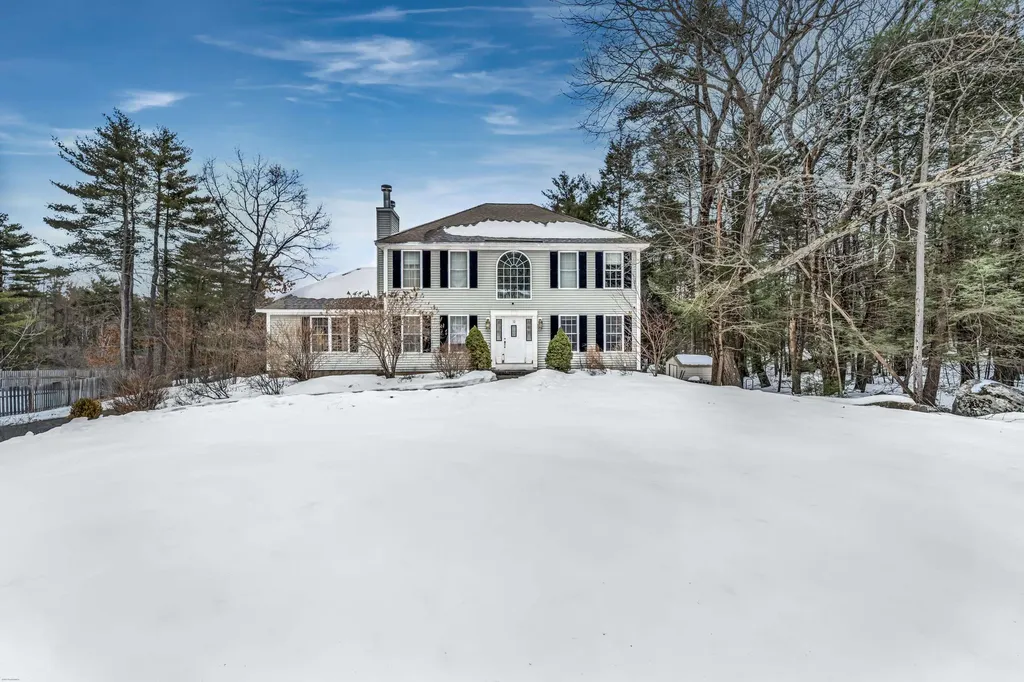 10 Saw Hill Road Hooksett NH 03106