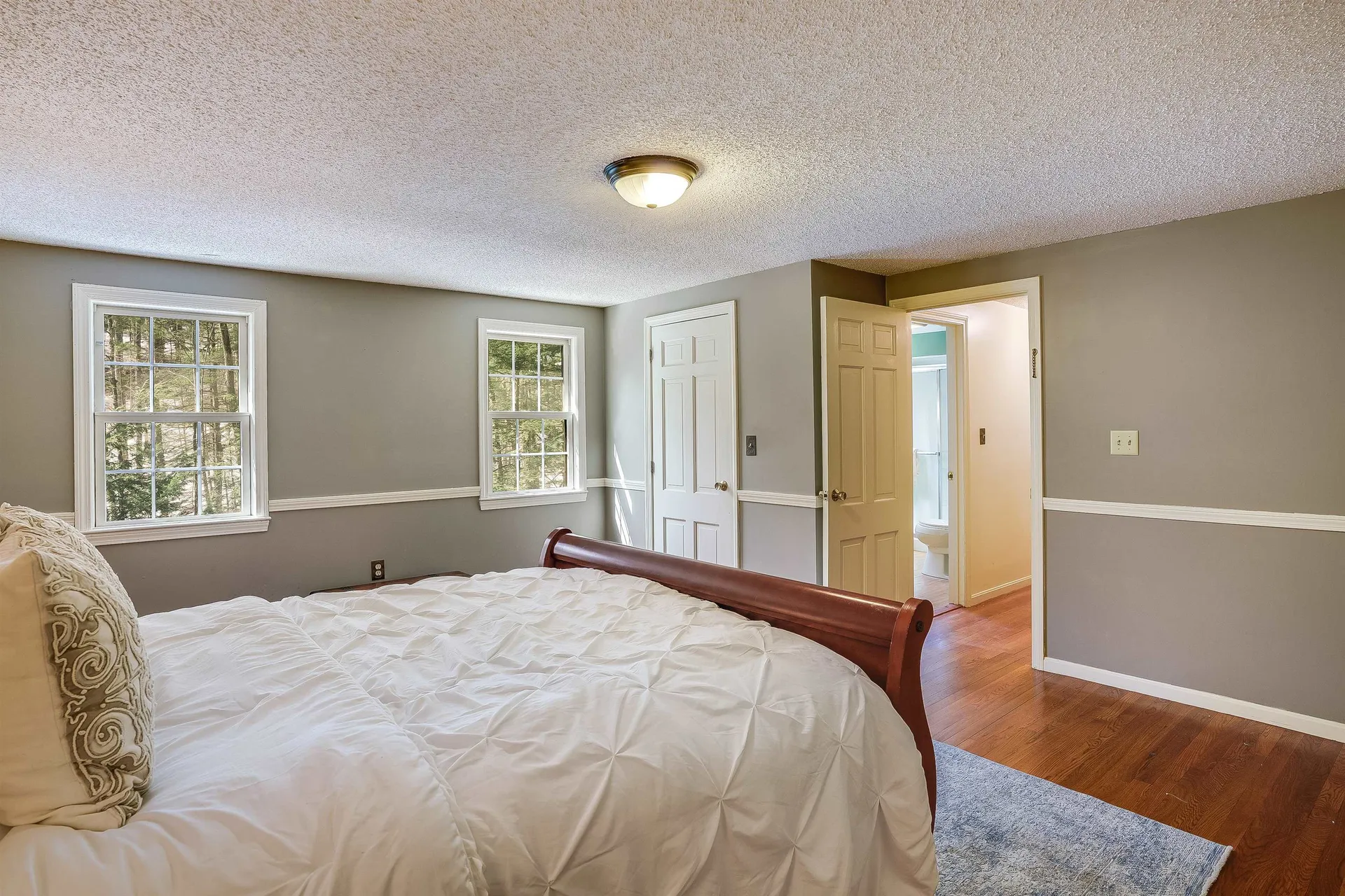 10 Nathaniel Drive Amherst NH 03031