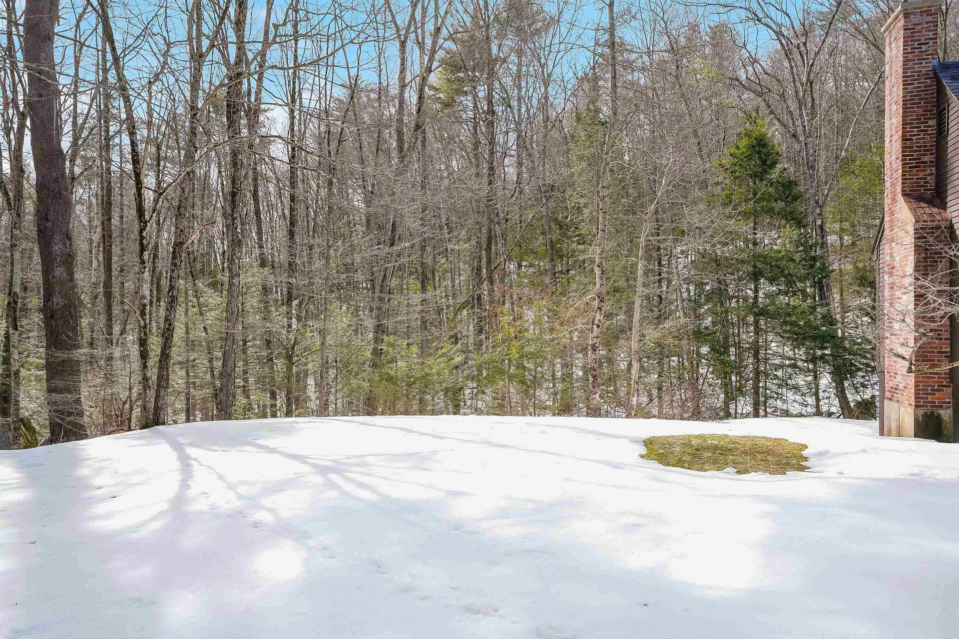 10 Nathaniel Drive Amherst NH 03031