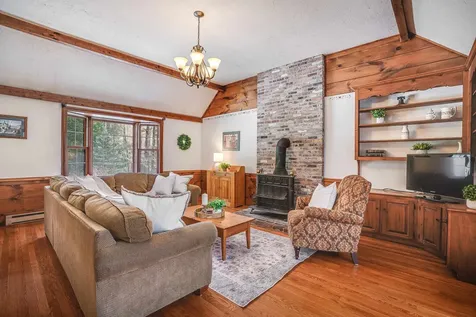10 Nathaniel Drive Amherst NH 03031