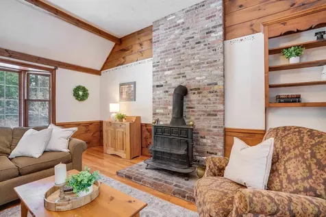10 Nathaniel Drive Amherst NH 03031