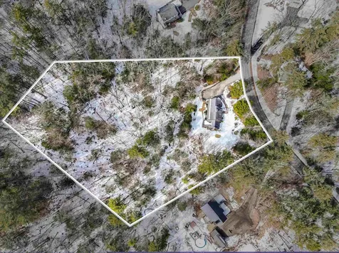 10 Nathaniel Drive Amherst NH 03031