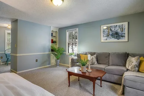 10 Nathaniel Drive Amherst NH 03031