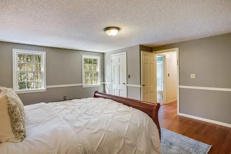 10 Nathaniel Drive Amherst NH 03031