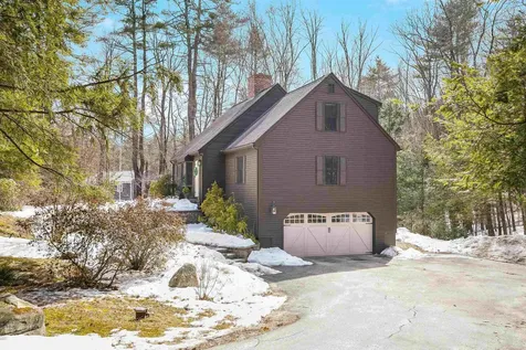 10 Nathaniel Drive Amherst NH 03031