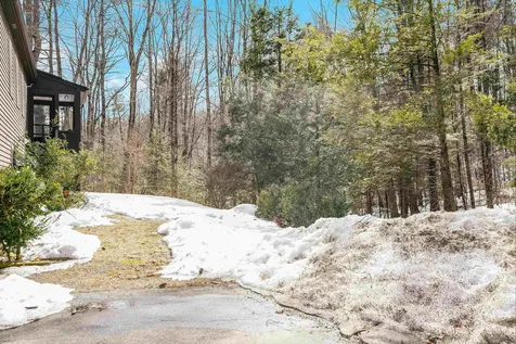 10 Nathaniel Drive Amherst NH 03031