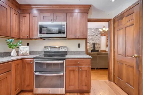 10 Nathaniel Drive Amherst NH 03031