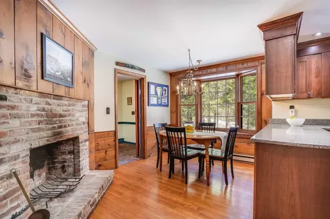 10 Nathaniel Drive Amherst NH 03031