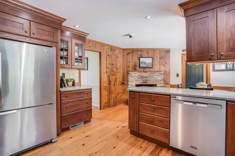 10 Nathaniel Drive Amherst NH 03031