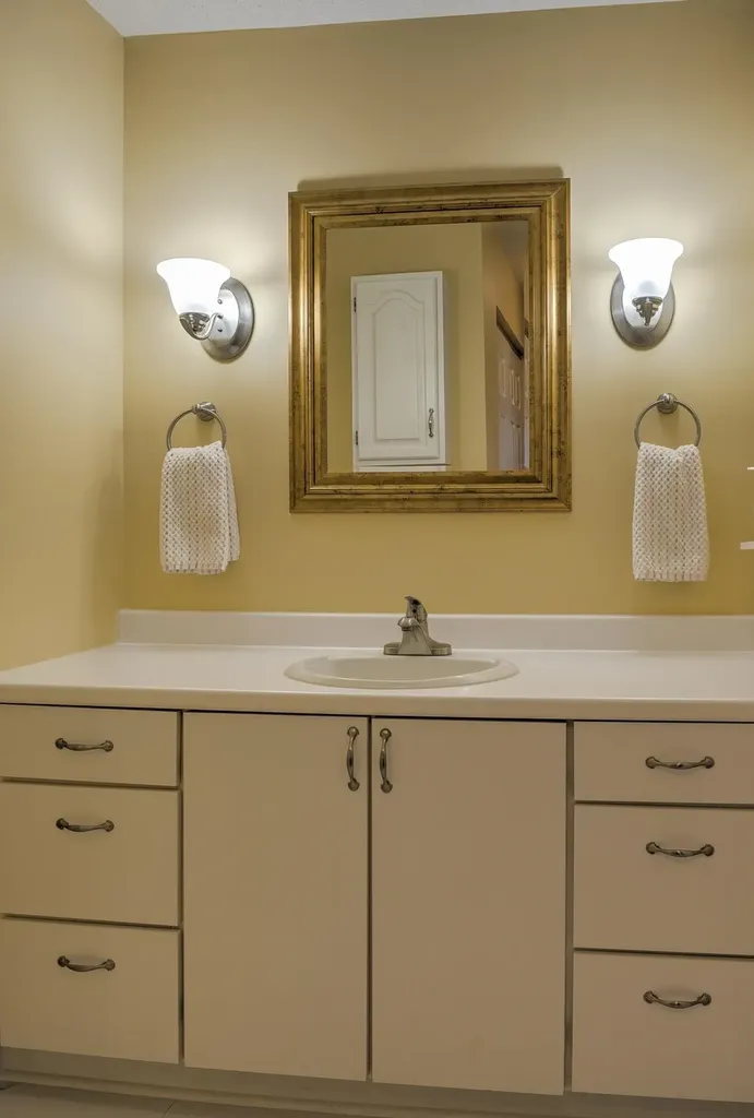 29f Windsor Court Keene NH 03431