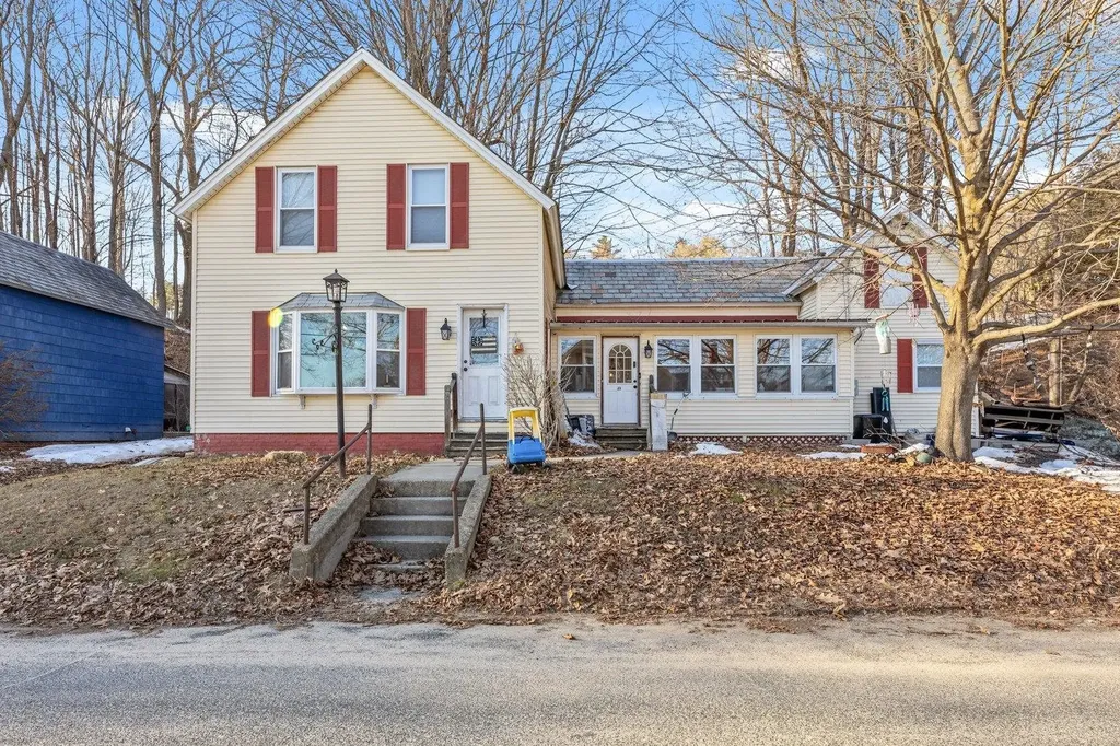 27 Spring Street Hinsdale NH 03451