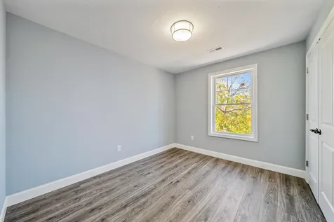 5 Dumaine Avenue Nashua NH 03063