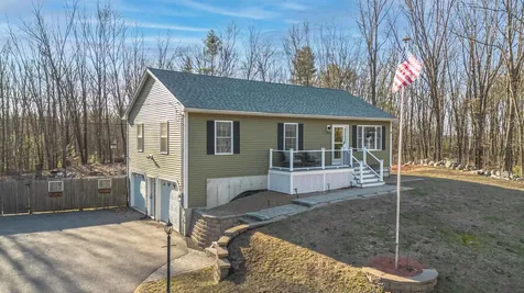 54 Cross Road Sandown NH 03873