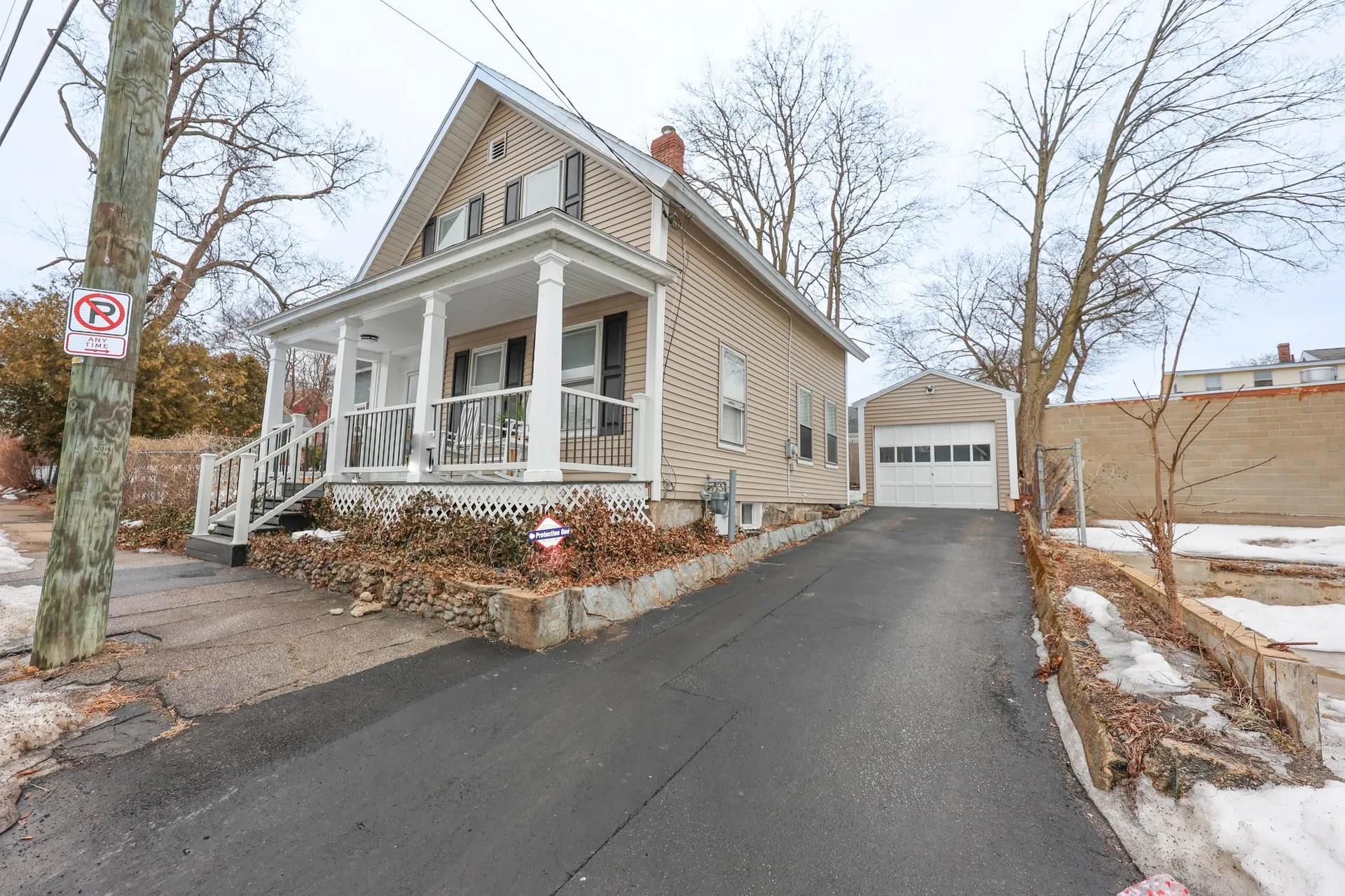 11 Russell Street Manchester NH 03104