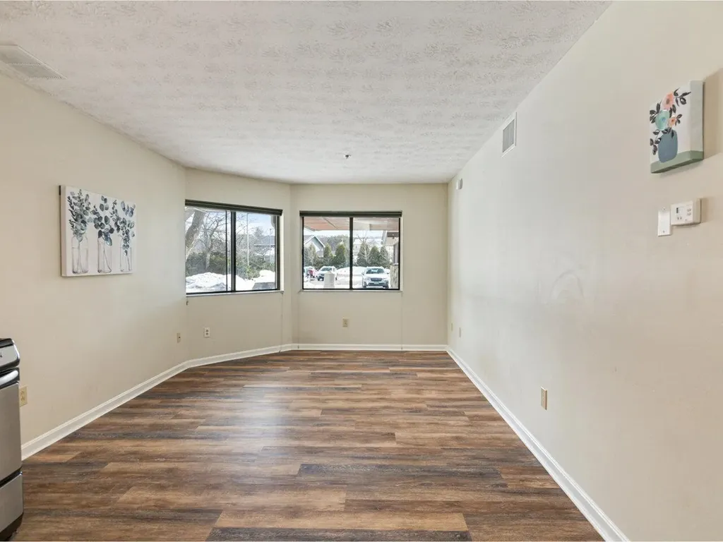 10 Kellogg Road Essex VT 05452