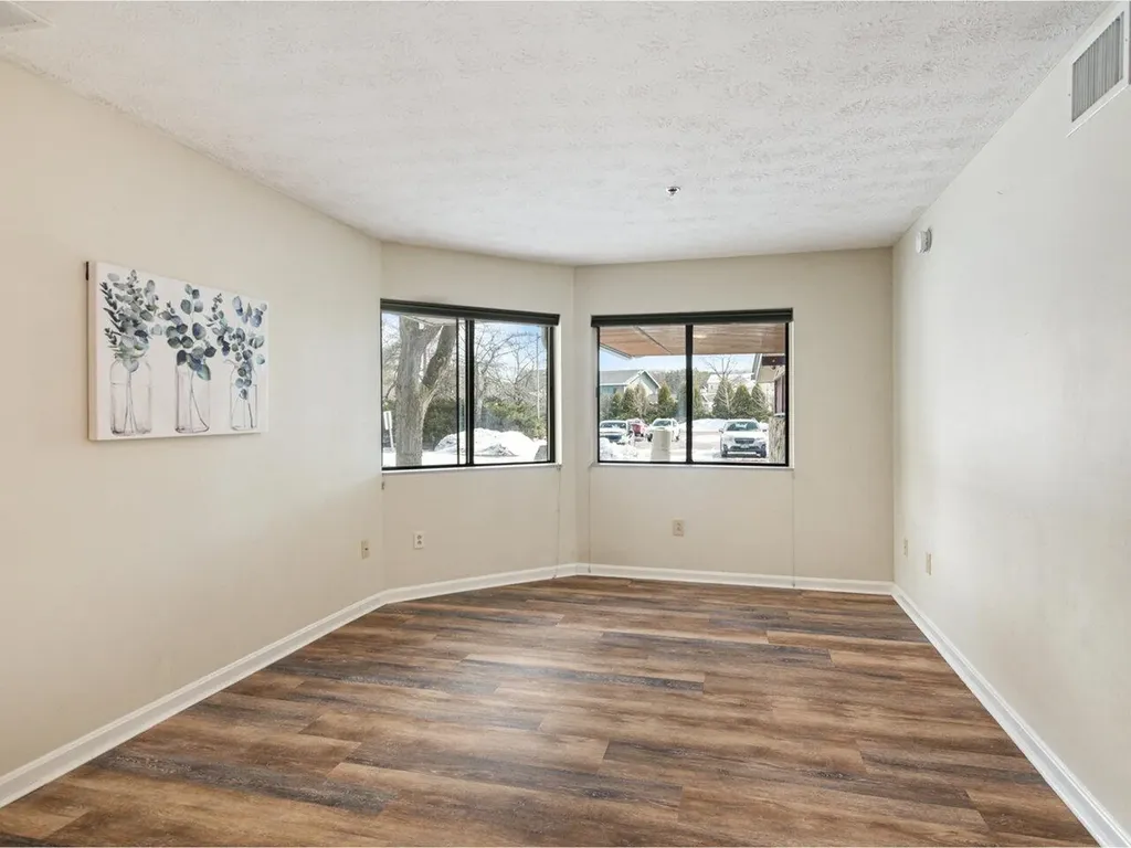 10 Kellogg Road Essex VT 05452