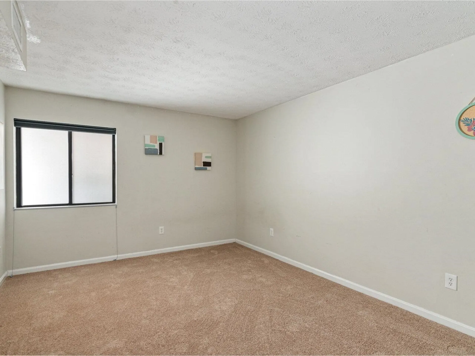 10 Kellogg Road Essex VT 05452