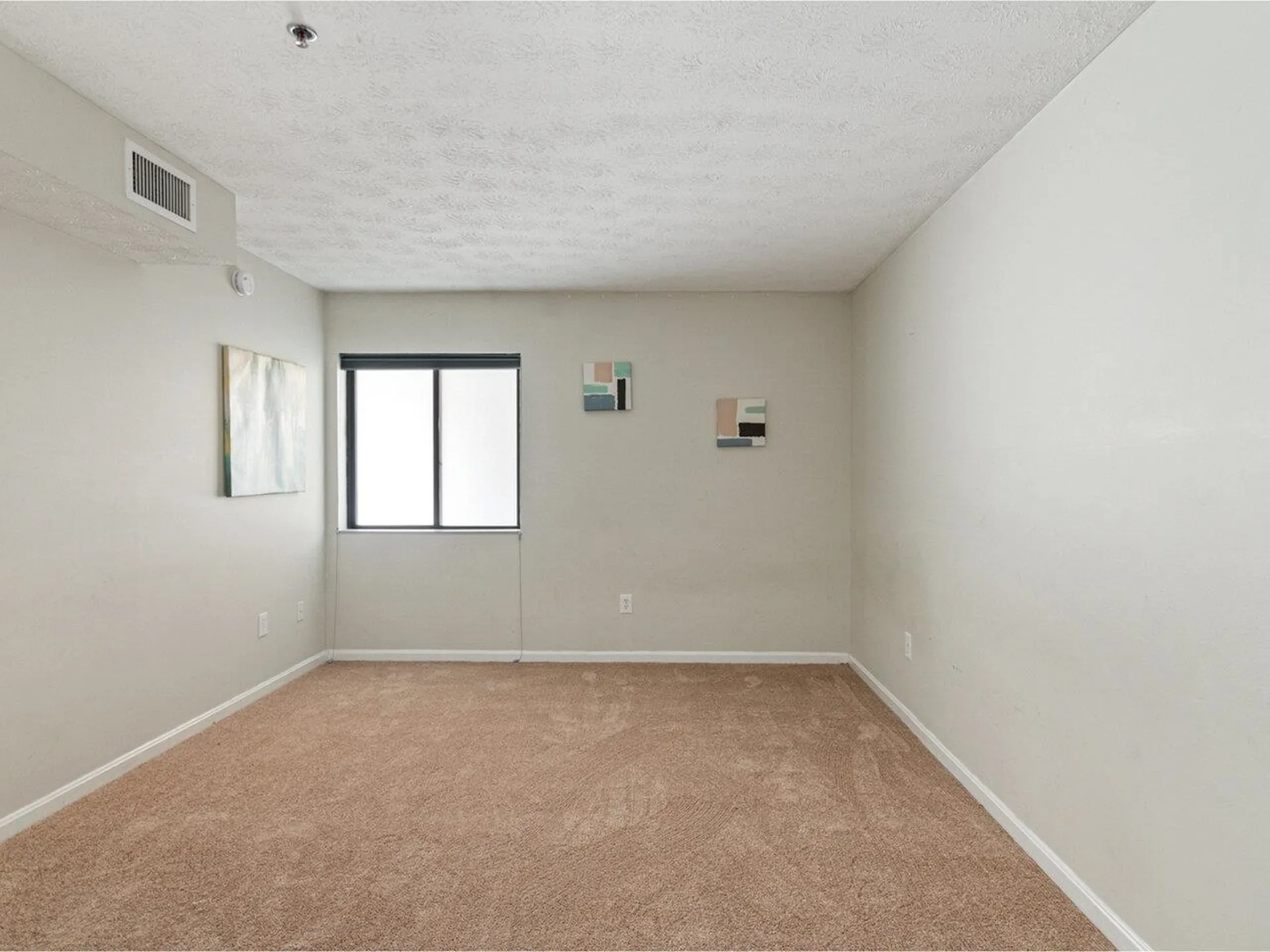 10 Kellogg Road Essex VT 05452