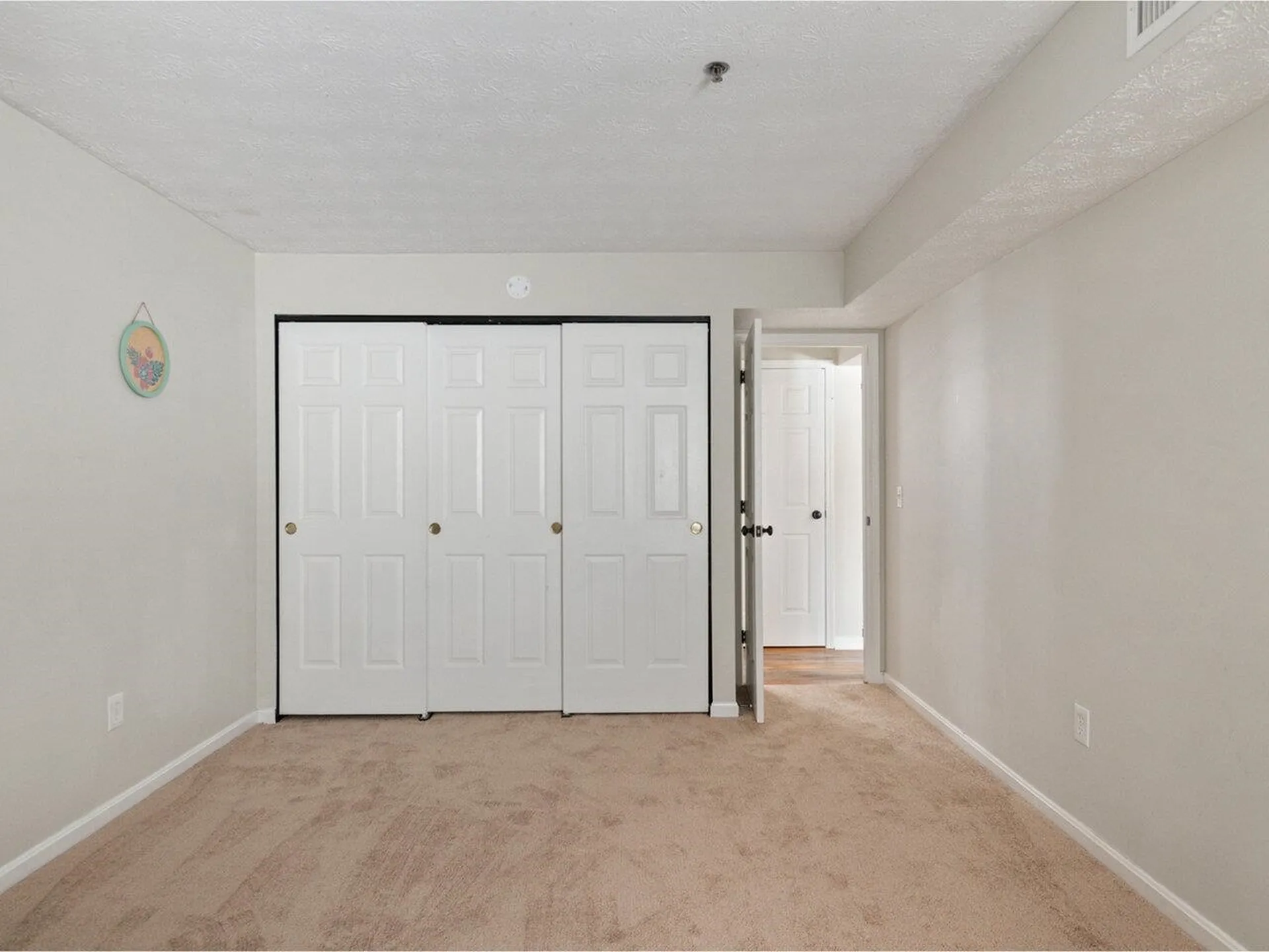 10 Kellogg Road Essex VT 05452