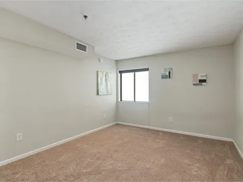 10 Kellogg Road Essex VT 05452