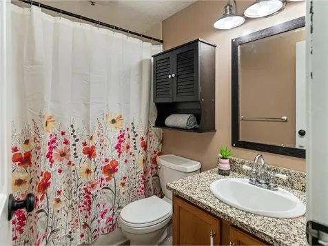 10 Kellogg Road Essex VT 05452