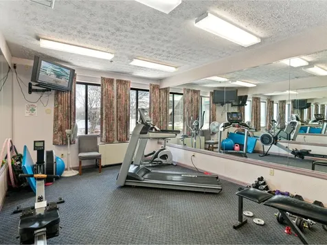 10 Kellogg Road Essex VT 05452