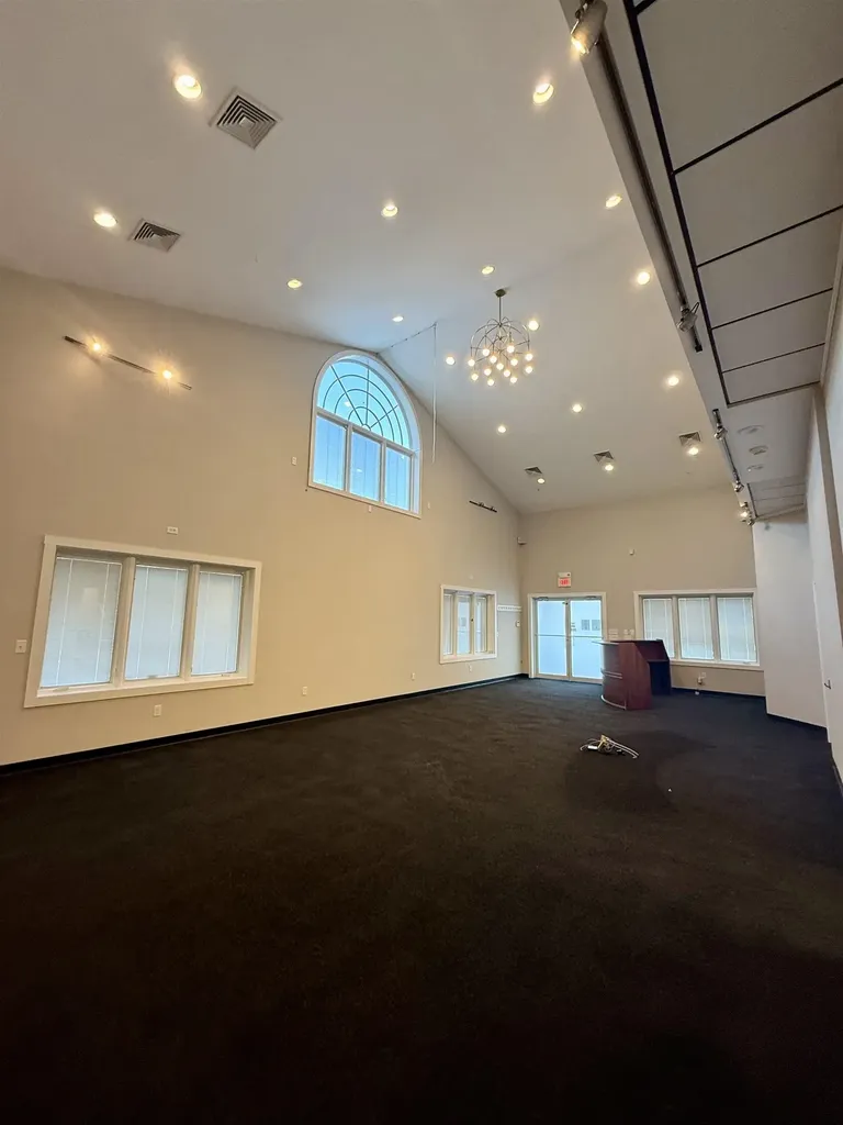 1376 Us Route 1 York ME 03902