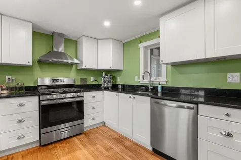 240 Main Avenue South Hampton NH 03827