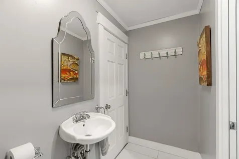 240 Main Avenue South Hampton NH 03827