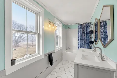 240 Main Avenue South Hampton NH 03827