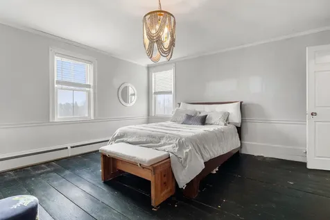 240 Main Avenue South Hampton NH 03827