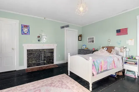 240 Main Avenue South Hampton NH 03827